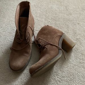 Brown suede boot